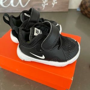 Infant Nikes size 3